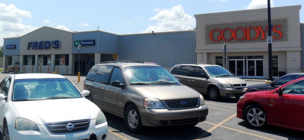 Demopolis Towne Center: 505 US Highway 80 W, Demopolis, AL 36732